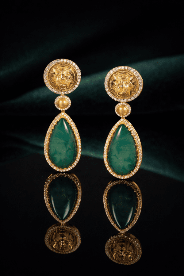 Mirror Reflection Luxury Shot (1) Mirror Reflection Luxury Shot (1)